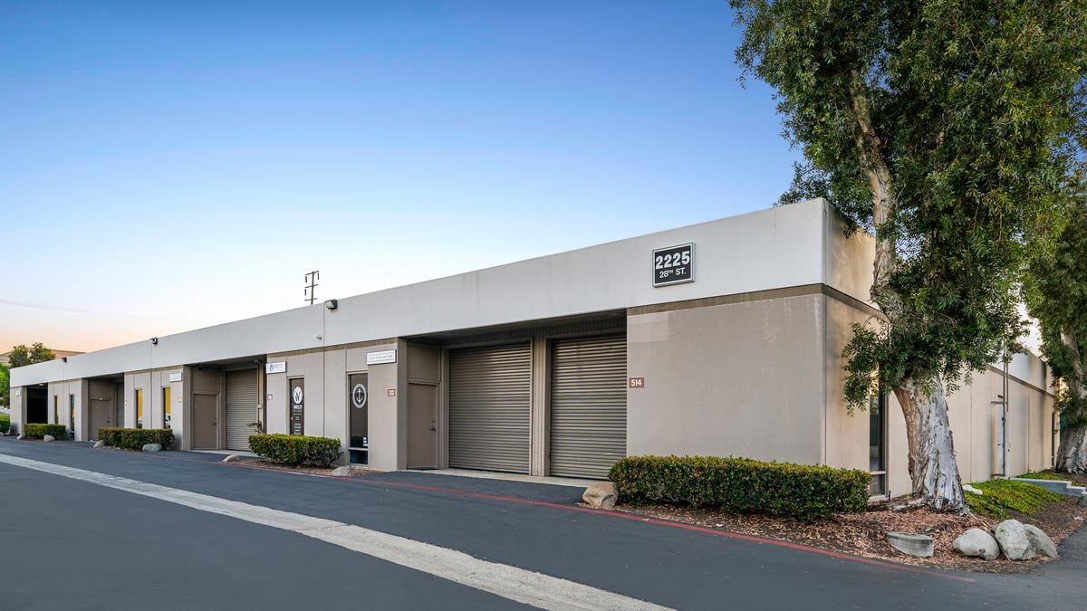 1,111 SF Flex Space in Signal Hill, CA Photo